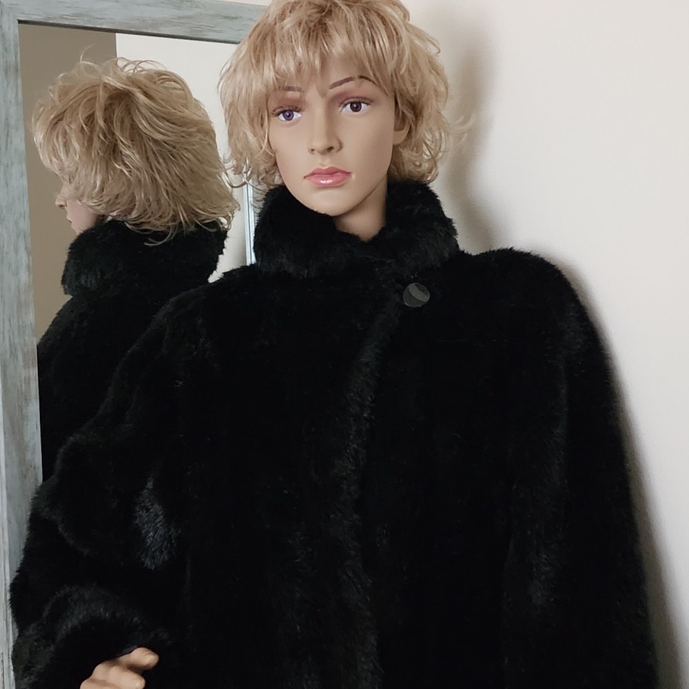 Fabulous, softTiger Mills Faux Black ankle length Mink XS
